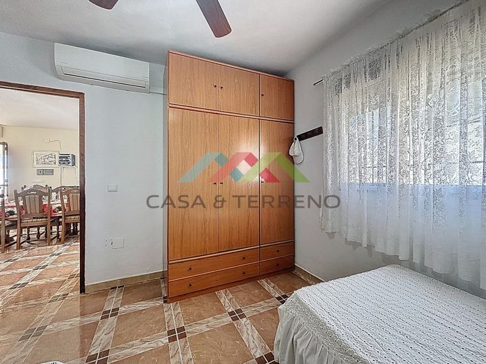 Image No.17-3 Bed Land for sale