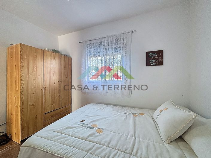 Image No.21-3 Bed Land for sale
