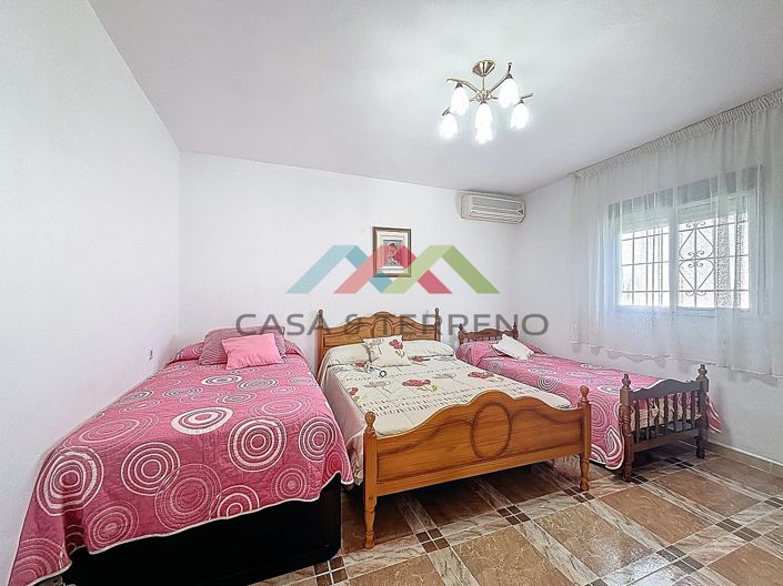Image No.22-3 Bed Land for sale