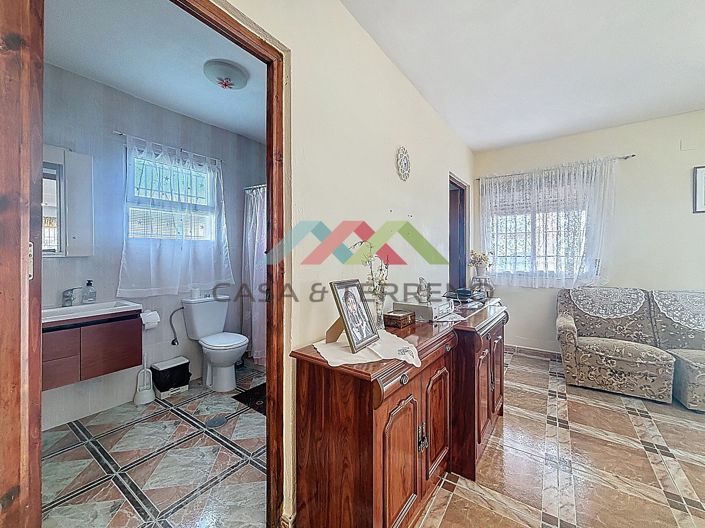 Image No.24-3 Bed Land for sale