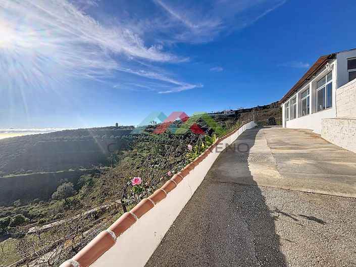 Image No.30-3 Bed Land for sale