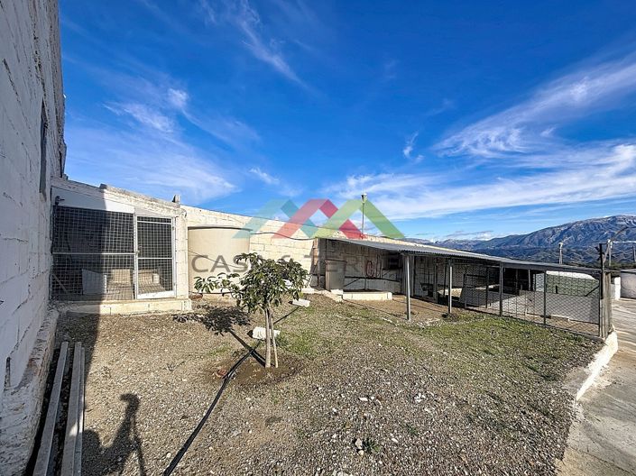 Image No.37-3 Bed Land for sale