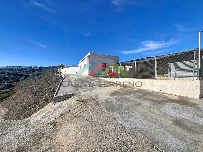 Image No.38-3 Bed Land for sale