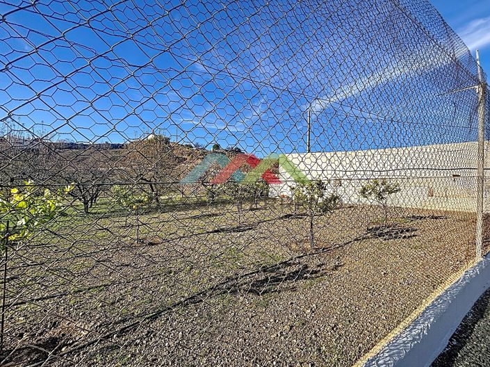 Image No.42-3 Bed Land for sale