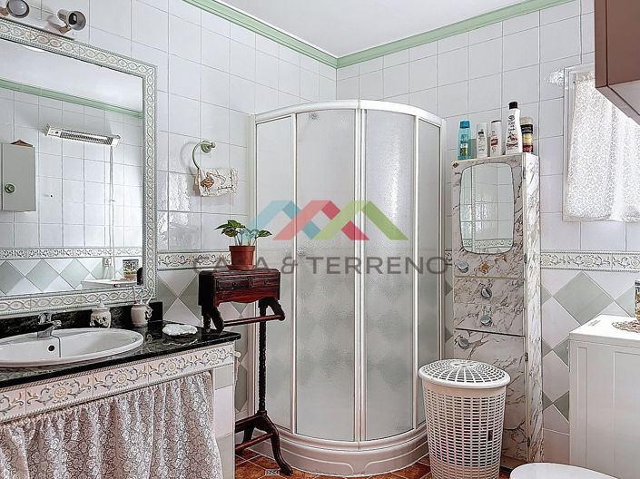 Image No.10-4 Bed Townhouse for sale