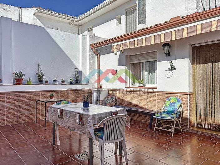 Image No.14-4 Bed Townhouse for sale