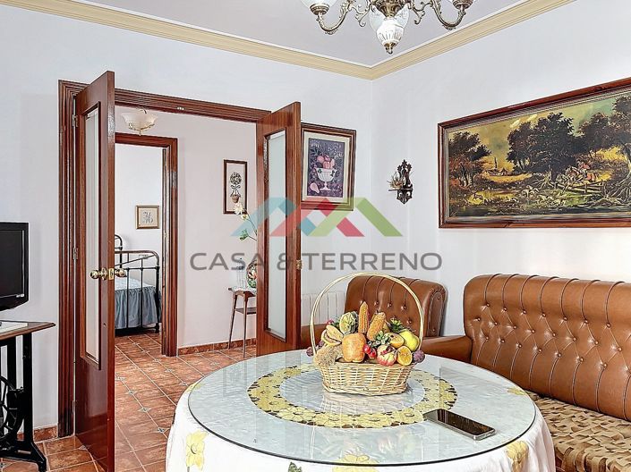 Image No.18-4 Bed Townhouse for sale