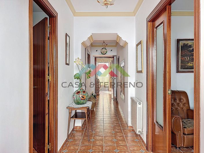 Image No.2-4 Bed Townhouse for sale