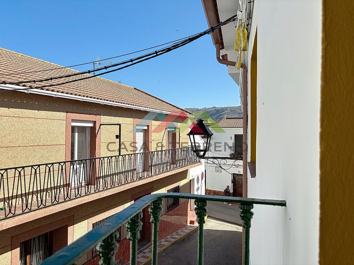 Image No.23-4 Bed Townhouse for sale