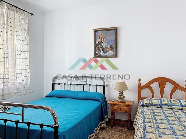Image No.24-4 Bed Townhouse for sale