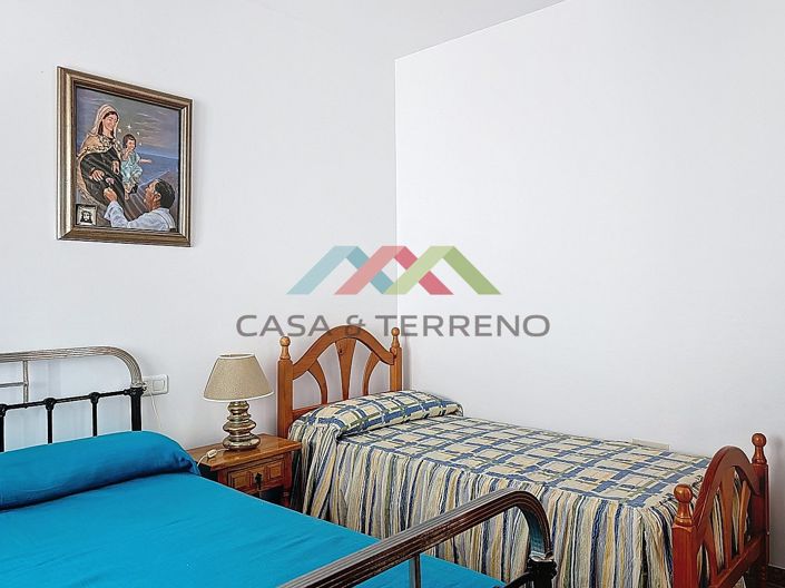 Image No.25-4 Bed Townhouse for sale