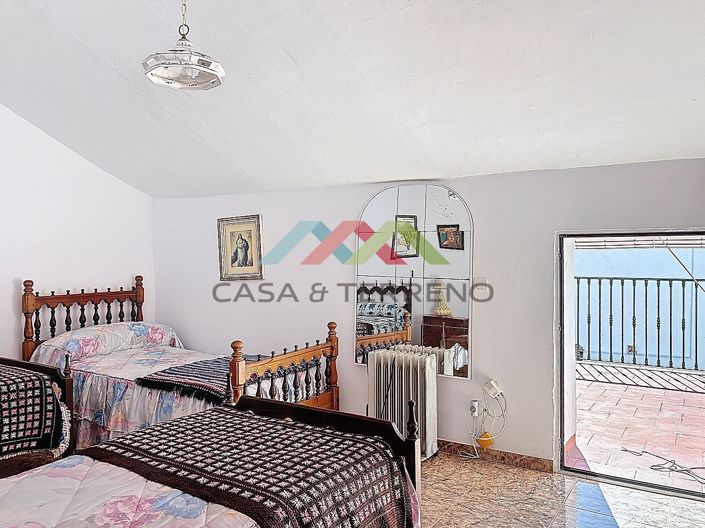 Image No.26-4 Bed Townhouse for sale