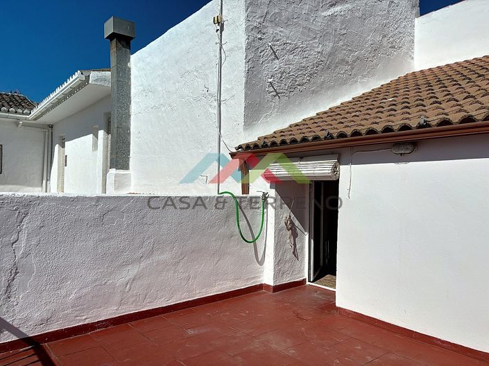 Image No.30-4 Bed Townhouse for sale