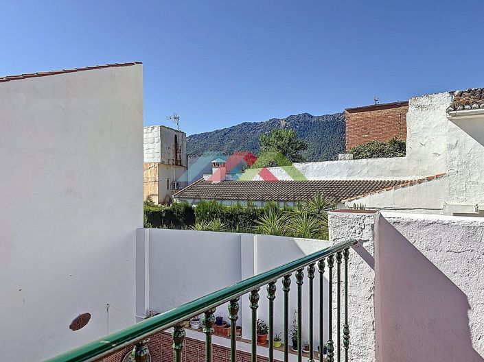 Image No.32-4 Bed Townhouse for sale
