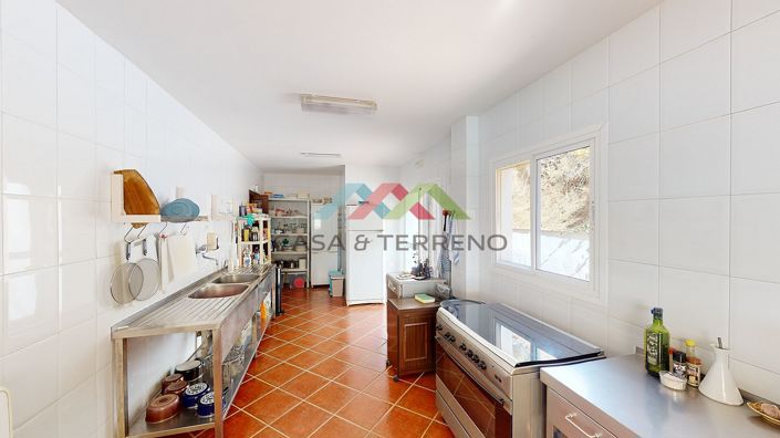 Image No.14-7 Bed Villa for sale