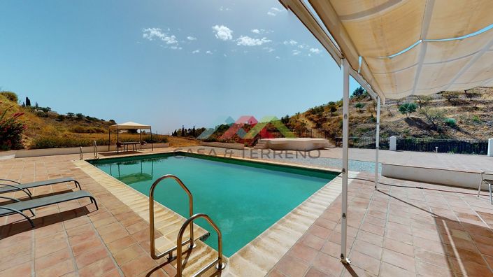 Image No.3-7 Bed Villa for sale