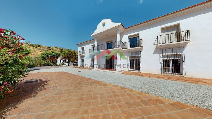 Image No.7-7 Bed Villa for sale