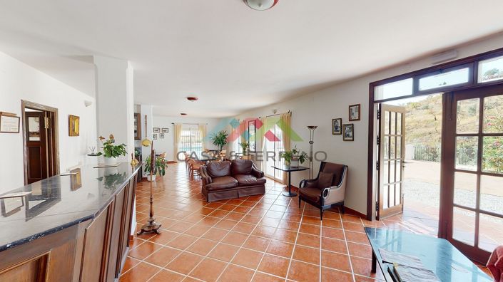 Image No.9-7 Bed Villa for sale