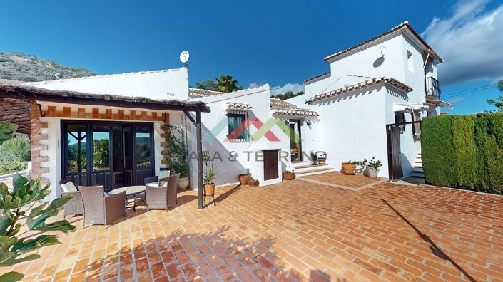 Image No.5-Villa de 6 chambres à vendre à Iznájar