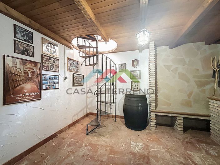 Image No.10-6 Bed Villa for sale