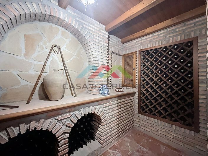 Image No.12-6 Bed Villa for sale