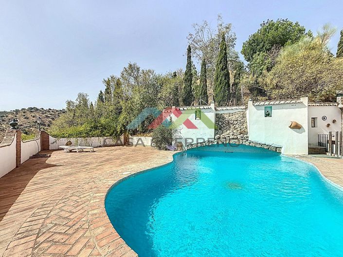 Image No.2-6 Bed Villa for sale