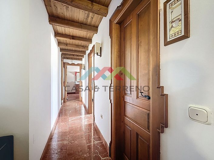 Image No.28-6 Bed Villa for sale