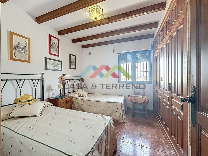 Image No.29-6 Bed Villa for sale