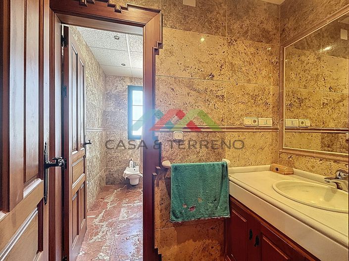 Image No.30-6 Bed Villa for sale