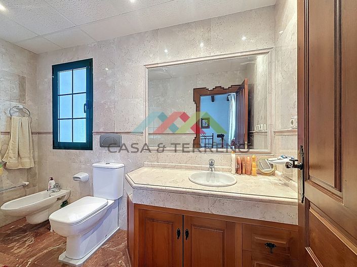 Image No.35-6 Bed Villa for sale