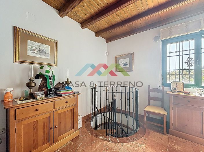 Image No.8-6 Bed Villa for sale