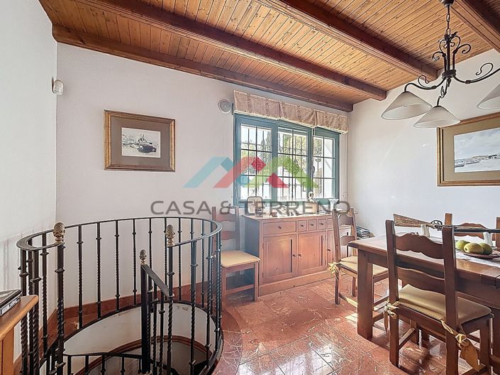 Image No.9-6 Bed Villa for sale