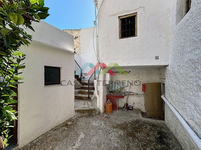 Image No.23-3 Bed Townhouse for sale