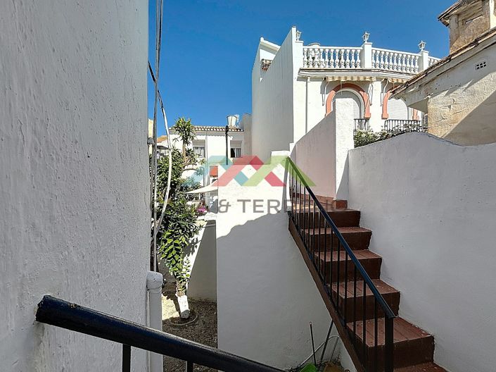 Image No.25-3 Bed Townhouse for sale