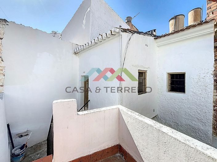 Image No.26-3 Bed Townhouse for sale