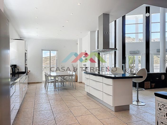 Image No.12-7 Bed Villa for sale
