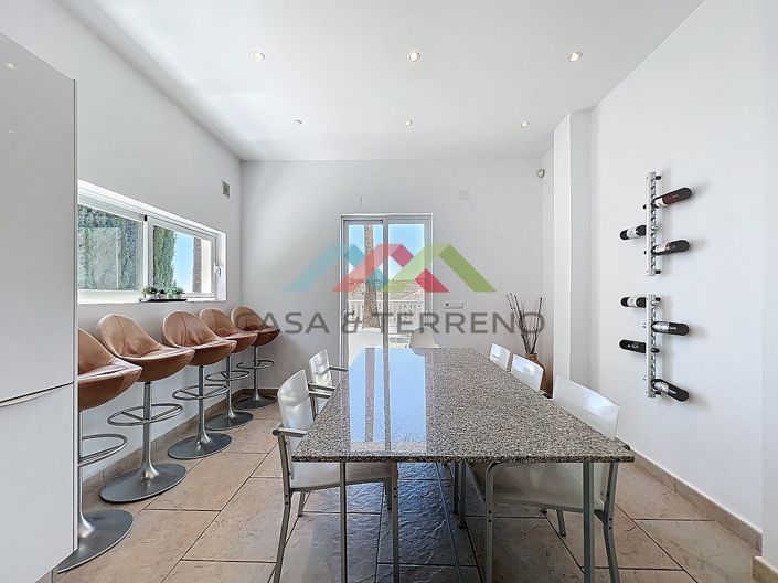 Image No.14-7 Bed Villa for sale