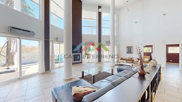Image No.15-7 Bed Villa for sale