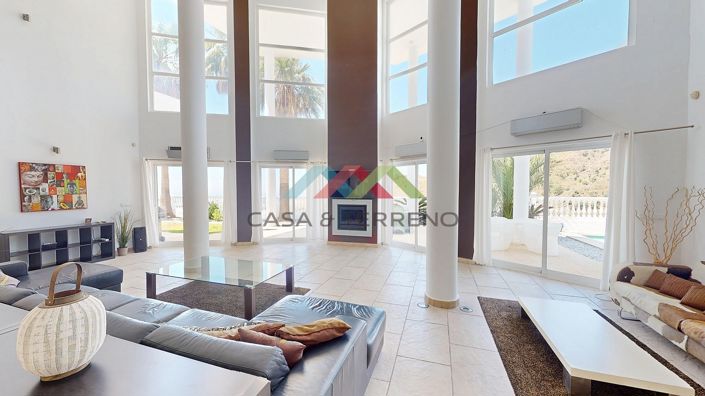 Image No.17-7 Bed Villa for sale