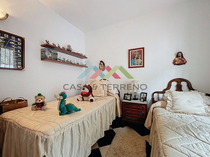 Image No.12-5 Bed Villa for sale