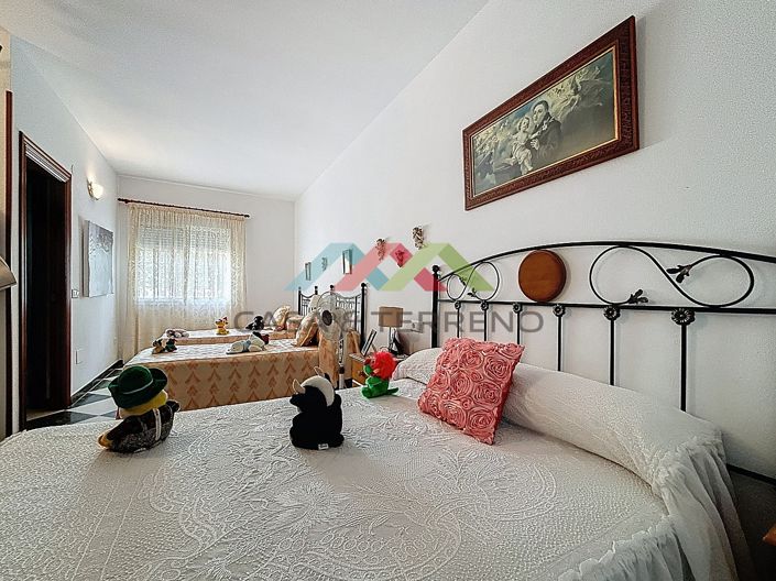 Image No.36-5 Bed Villa for sale