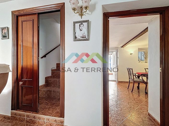 Image No.12-5 Bed Villa for sale