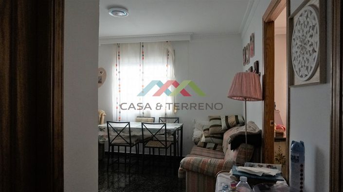 Image No.14-4 Bed Townhouse for sale