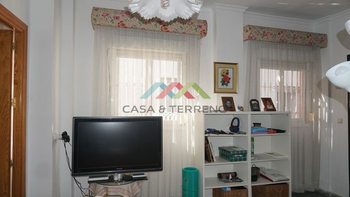 Image No.4-4 Bed Townhouse for sale