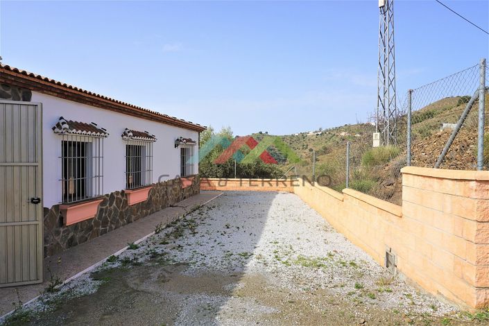 Image No.4-Villa de 4 chambres à vendre à Sayalonga
