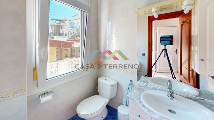 Image No.4-3 Bed Villa for sale
