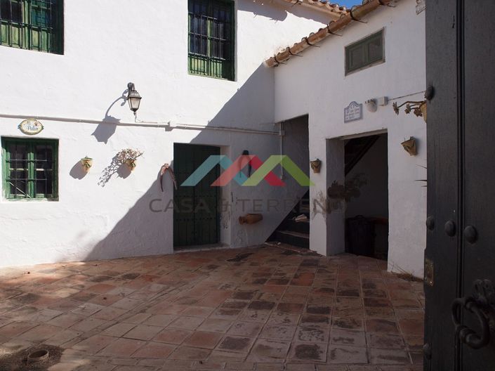 Image No.10-10 Bed Country House for sale