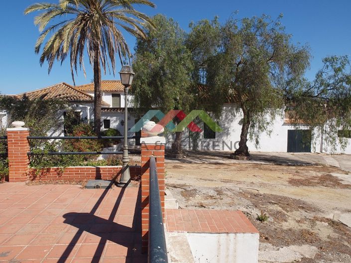 Image No.2-10 Bed Country House for sale