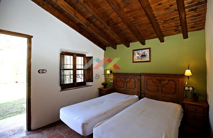 Image No.13-9 Bed Villa for sale
