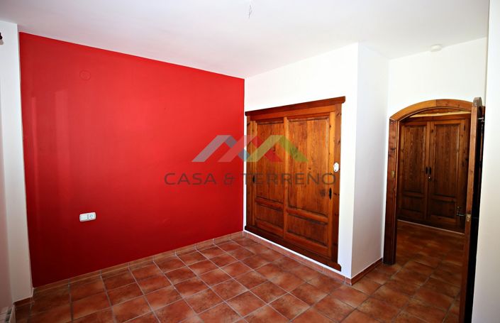 Image No.15-9 Bed Villa for sale
